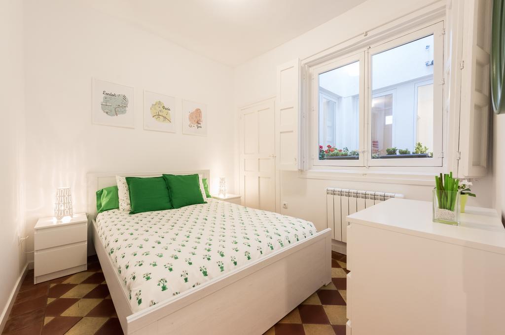 Plaza Mayor Apartment Madrid Luaran gambar